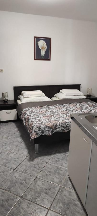 Apartments M&R Spadina Водице Екстериор снимка