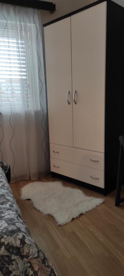Apartments M&R Spadina Водице Екстериор снимка